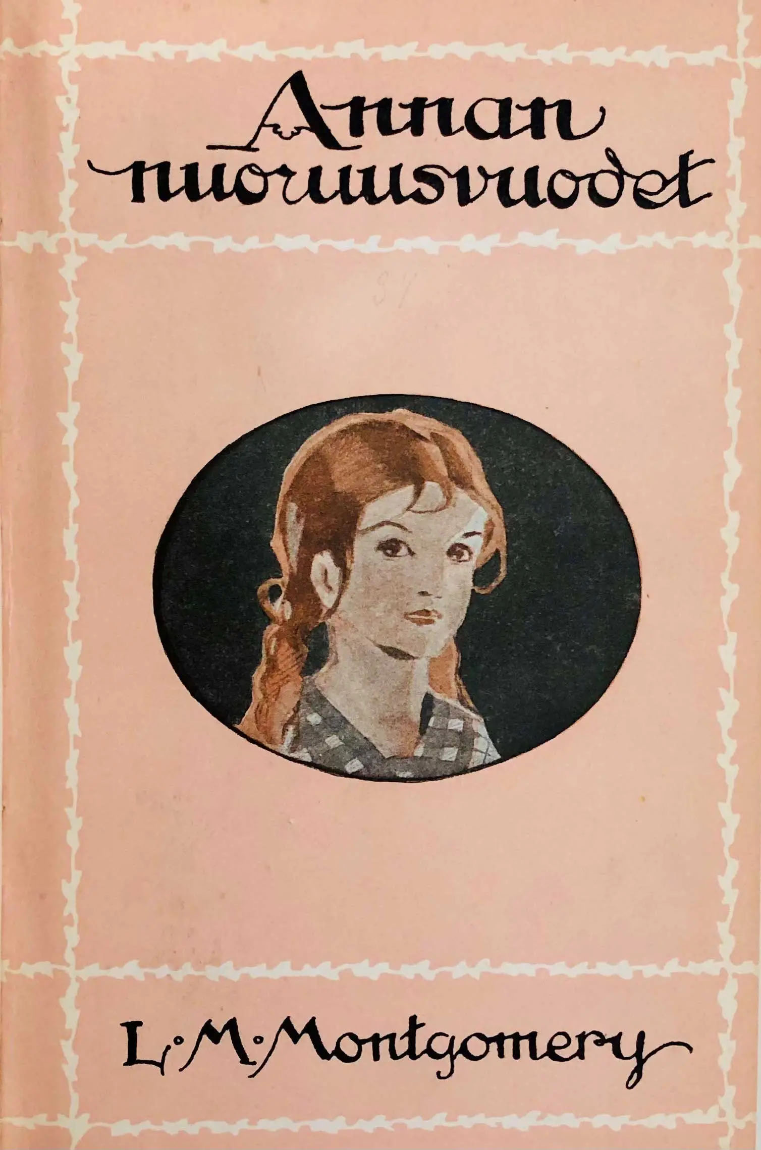 couverture de livre rose avec, au centre, l’illustration d’une fille aux cheveux roux.