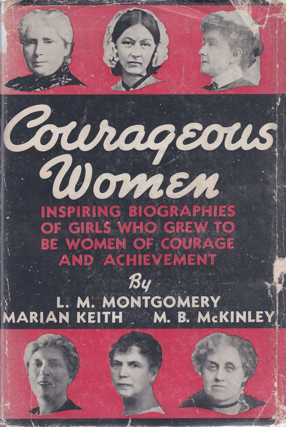 Une couverture de livre noire et rouge éclatant, où figurent deux rangées de photographies des femmes célèbres présentées dans l’ouvrage.